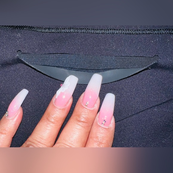 Lululemon Women’s Black Crop Leggings Pants Bottoms Sz 10. Style Number: W6BARS - Picture 6 of 6